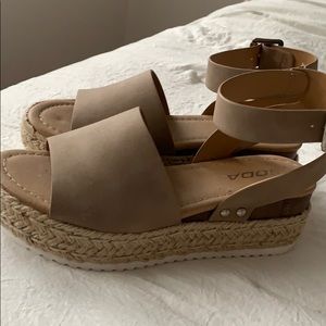 Espadrilles